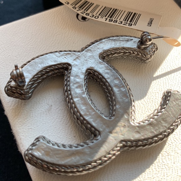 New CHANEL 🖤 Pin Brooch Silver Tone Black Pink Green Gray Blue Tan Tweed Thread - Picture 9 of 16